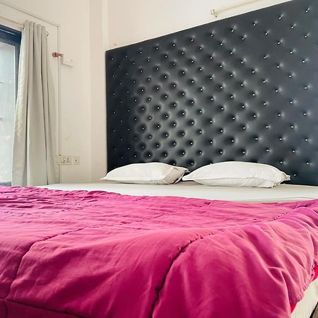Lifespace- Spacious Hostel In A Luxurious Villa Poona Buitenkant foto