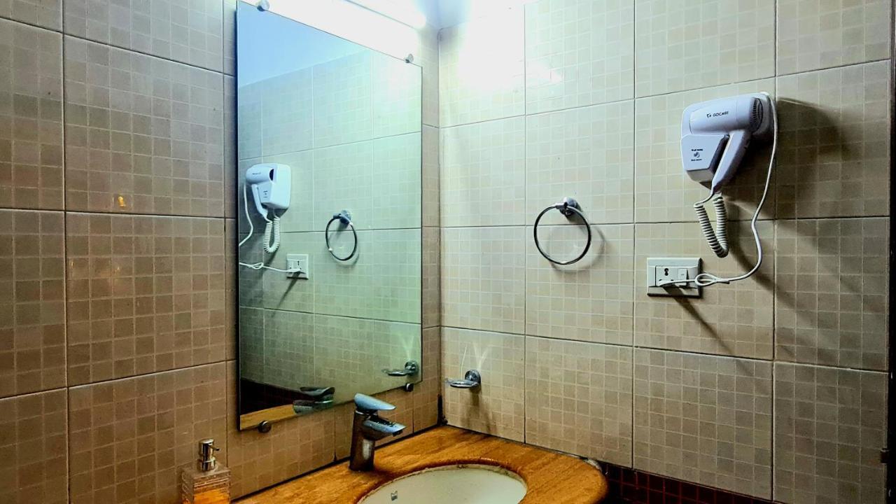Lifespace- Spacious Hostel In A Luxurious Villa Poona Buitenkant foto