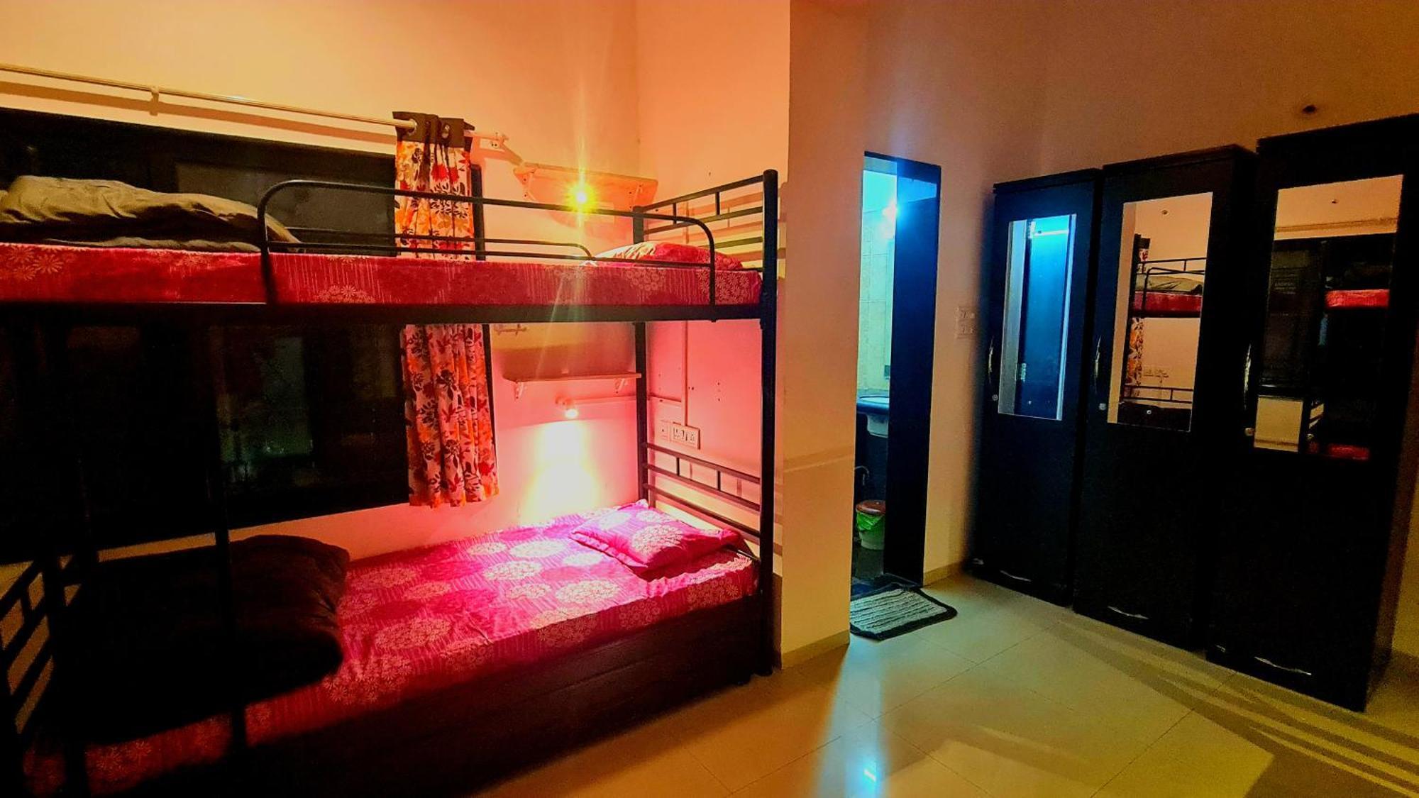 Lifespace- Spacious Hostel In A Luxurious Villa Poona Buitenkant foto
